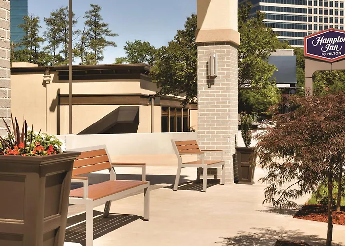 Pet Friendly hotel: Hampton Inn Atlanta-Buckhead